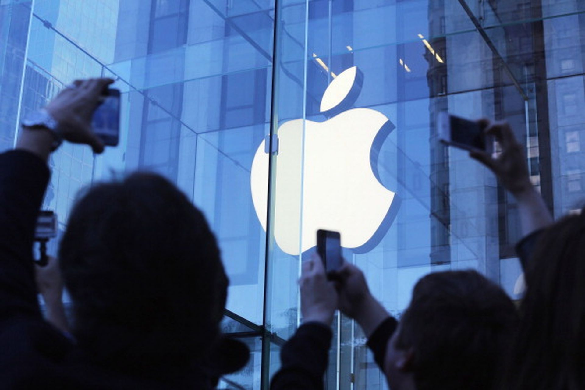 Apple updates guidelines for gov't, law enforcement data requests