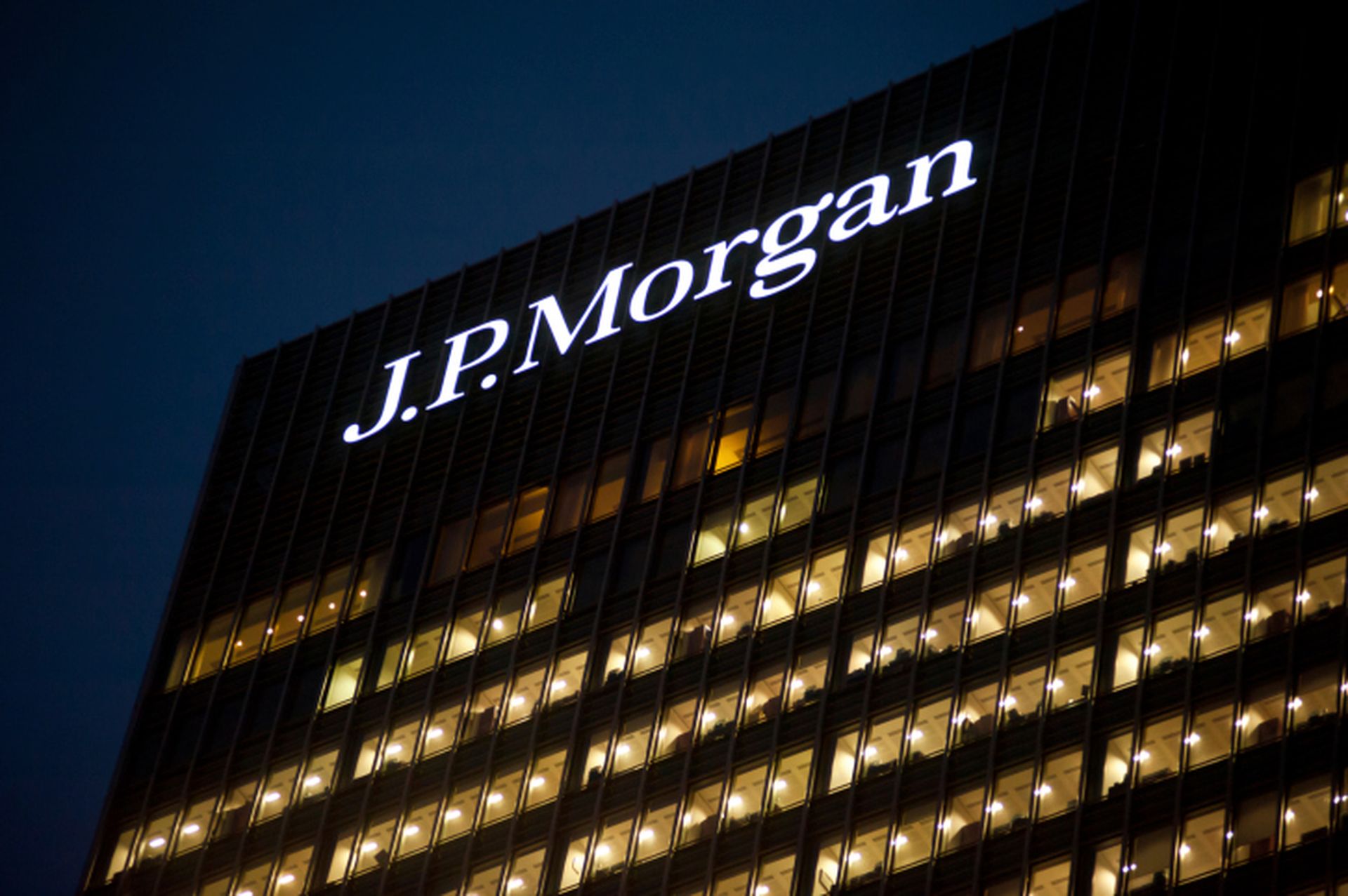 JPMorgan Chase continues to struggle with its data breach.