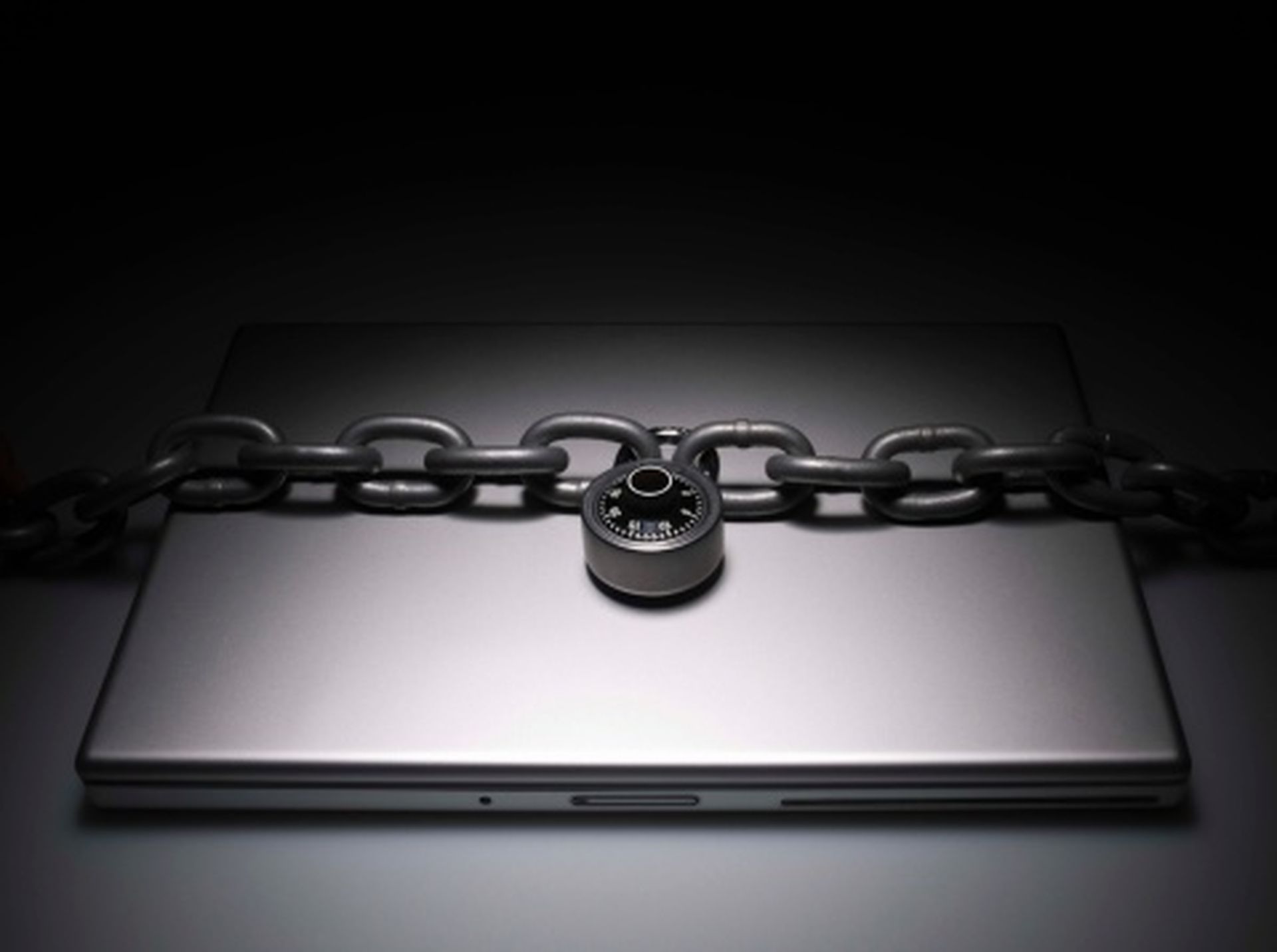 New attack uses ransomware to drop trojans and keyloggers