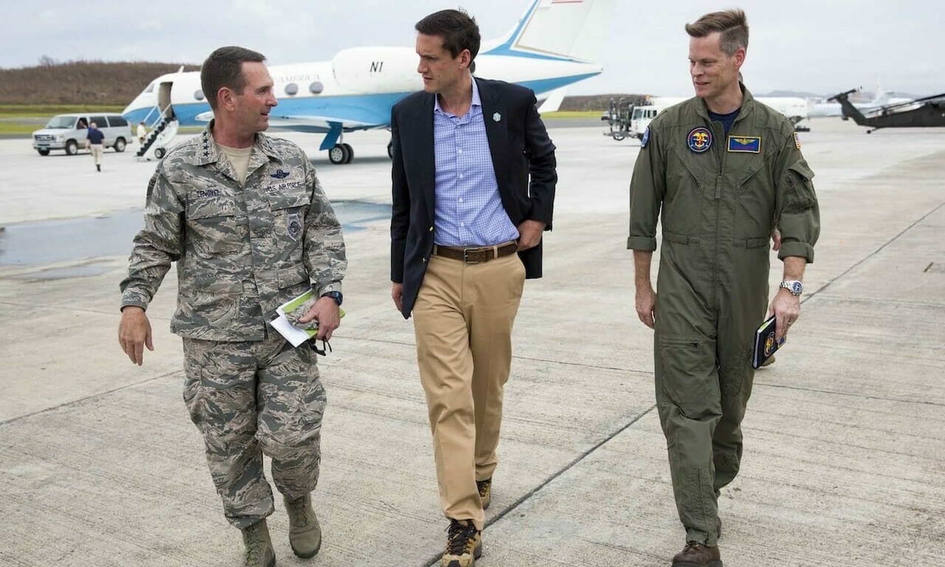 Tom Bossert, center, speaks to officials involved in Hurricane Maria response in 2017, when he served as homeland security advisor. Bossert now serves as president at Trinity Cyber. (U.S. Navy photo by Mass Communication Specialist 3rd Class Ryre Arciaga)