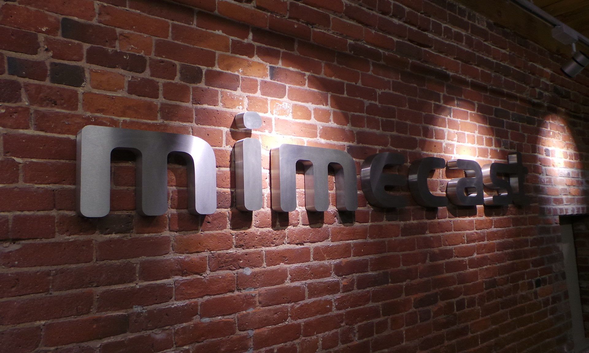 “Social Media Breakfast at (Mimecast #SMB32” by stevegarfield is licensed under CC BY-NC-SA 2.0)