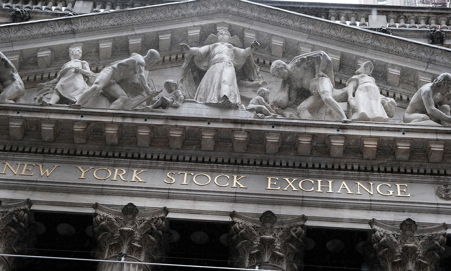 The New York Stock Exchange stands in lower Manhattan on April 15, 2021, in New York City. (Photo by Spencer Platt/Getty Images)