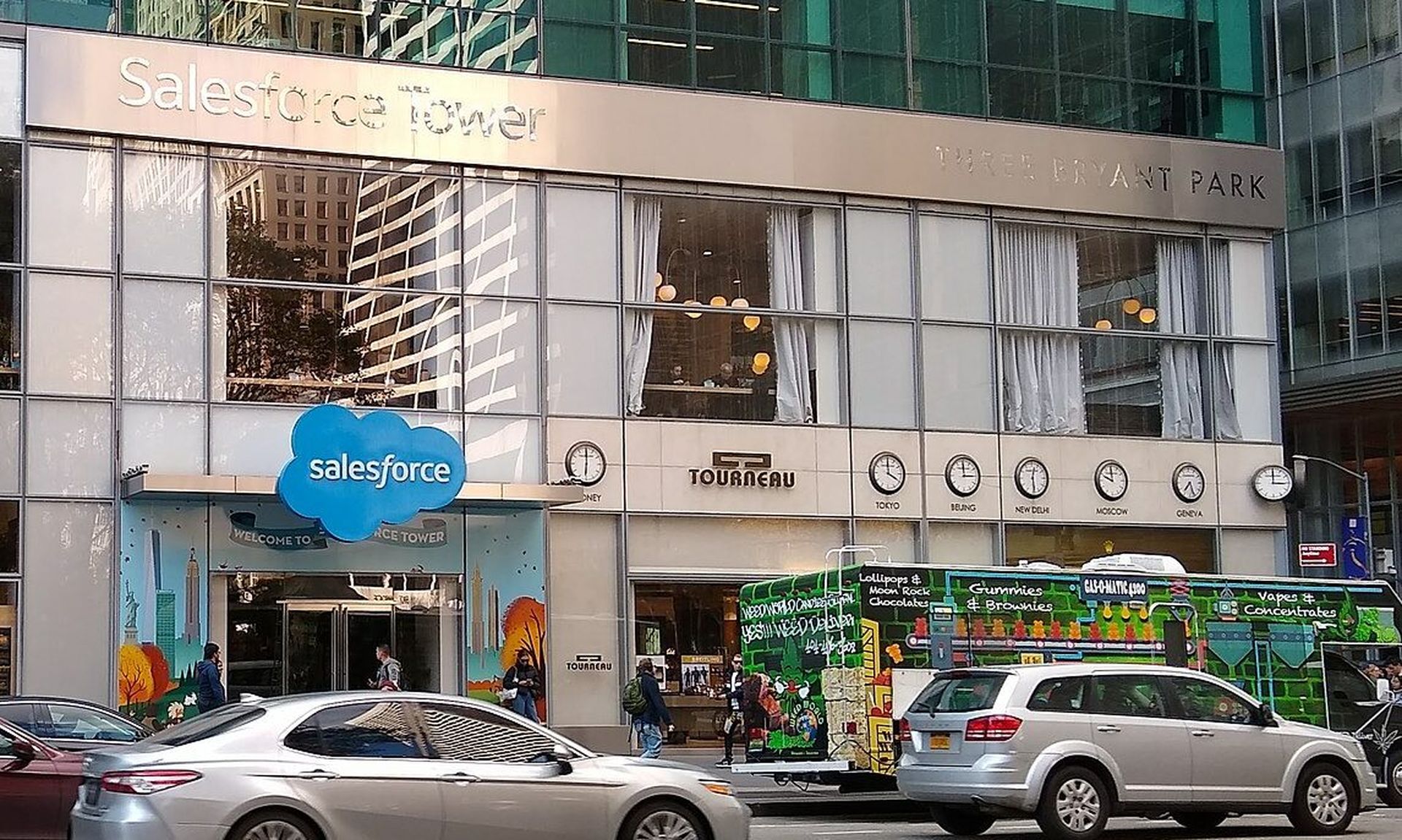 Salesforce Tower in New York City. (By Whoisjohngalt – Own work, CC BY-SA 4.0, https://commons.wikimedia.org/w/index.php?curid=84084113)