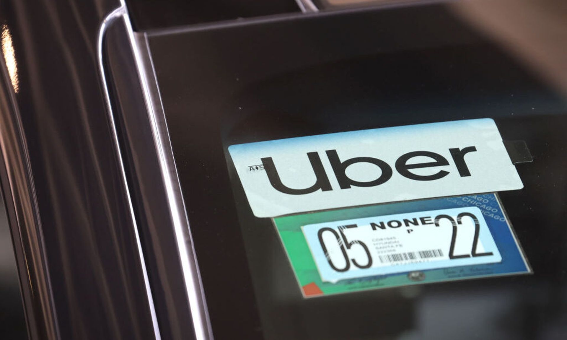 An Uber driver arrives to pick up a passenger at Midway International Airport in Chicago, Illinois. Cybersecurity lawyers told SC Media on Thursday that former Uber CISO Joe Sullivan&#8217;s conviction for misleading regulators about the 2016 breach should serve as a clear indication that CISOs must turn over required notices on data breaches to fe...