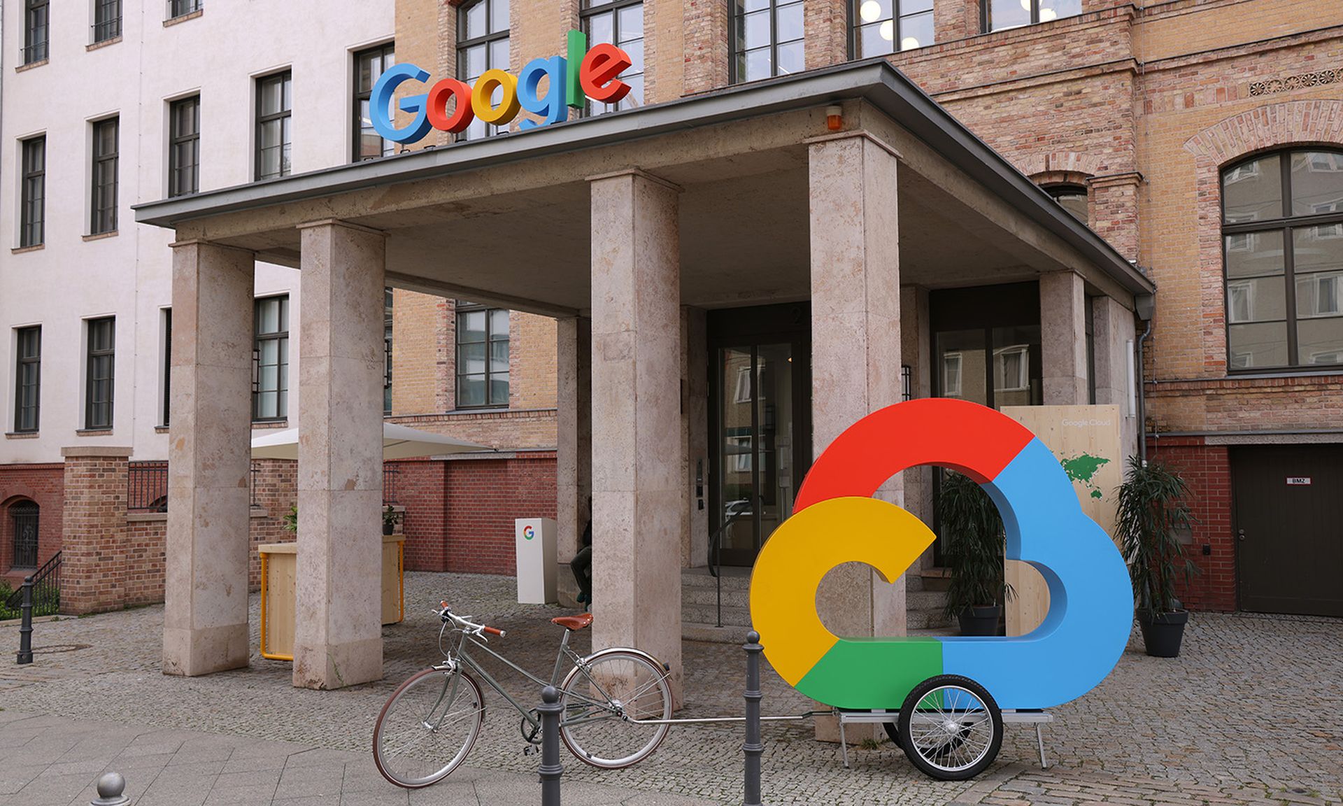The Google corporate logo and Google Cloud logo stand outside the Google Germany offices on Aug. 31, 2021, in Berlin. (Photo by Sean Gallup/Getty Images)