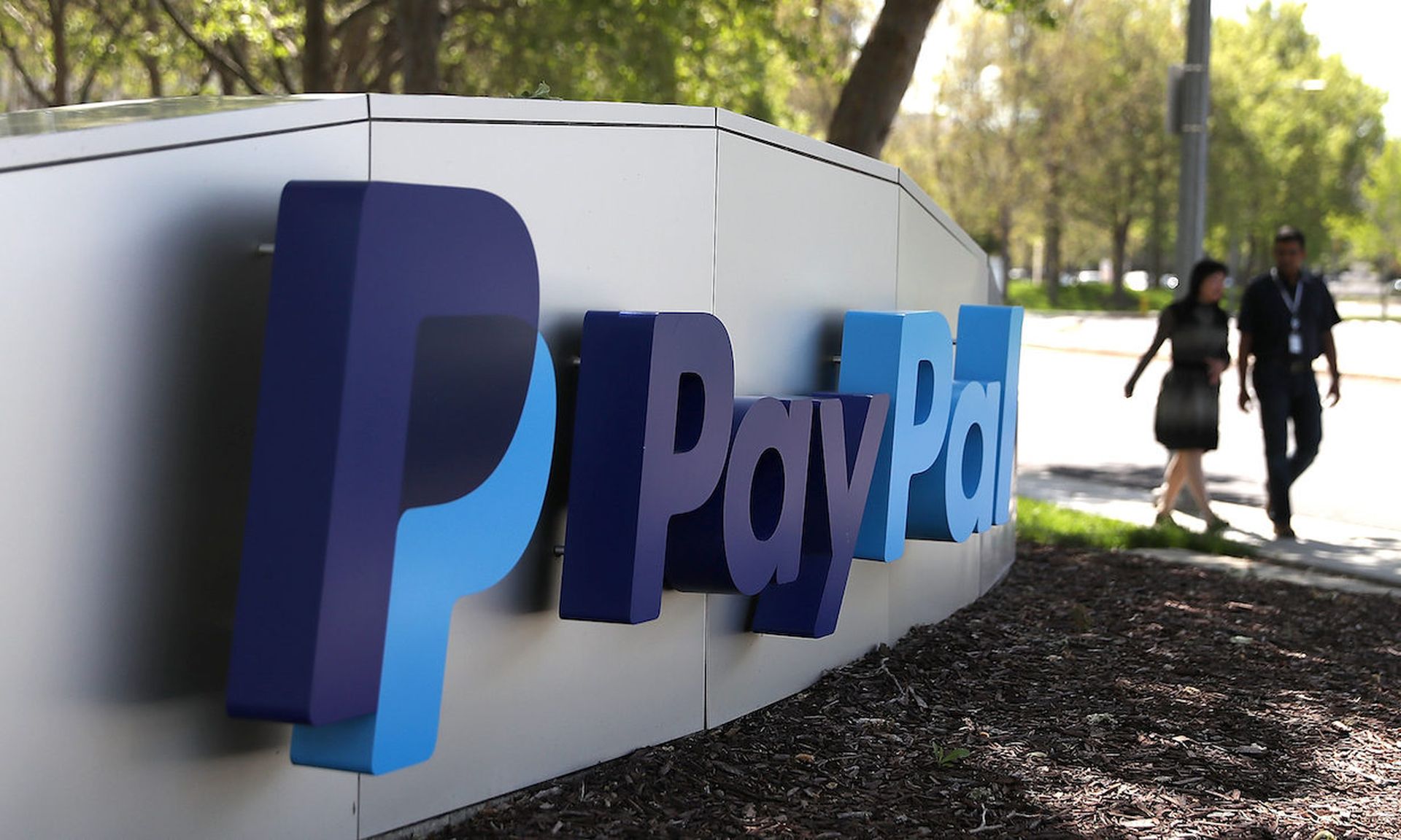 Today’s columnist, Sam Bakken of OneSpan, says that PayPal is one of several U.S. companies looking to create a financial “super app” that can manage the vast majority of a consumer’s banking, insurance, and financing apps. (Photo by Justin Sullivan/Getty Images)
