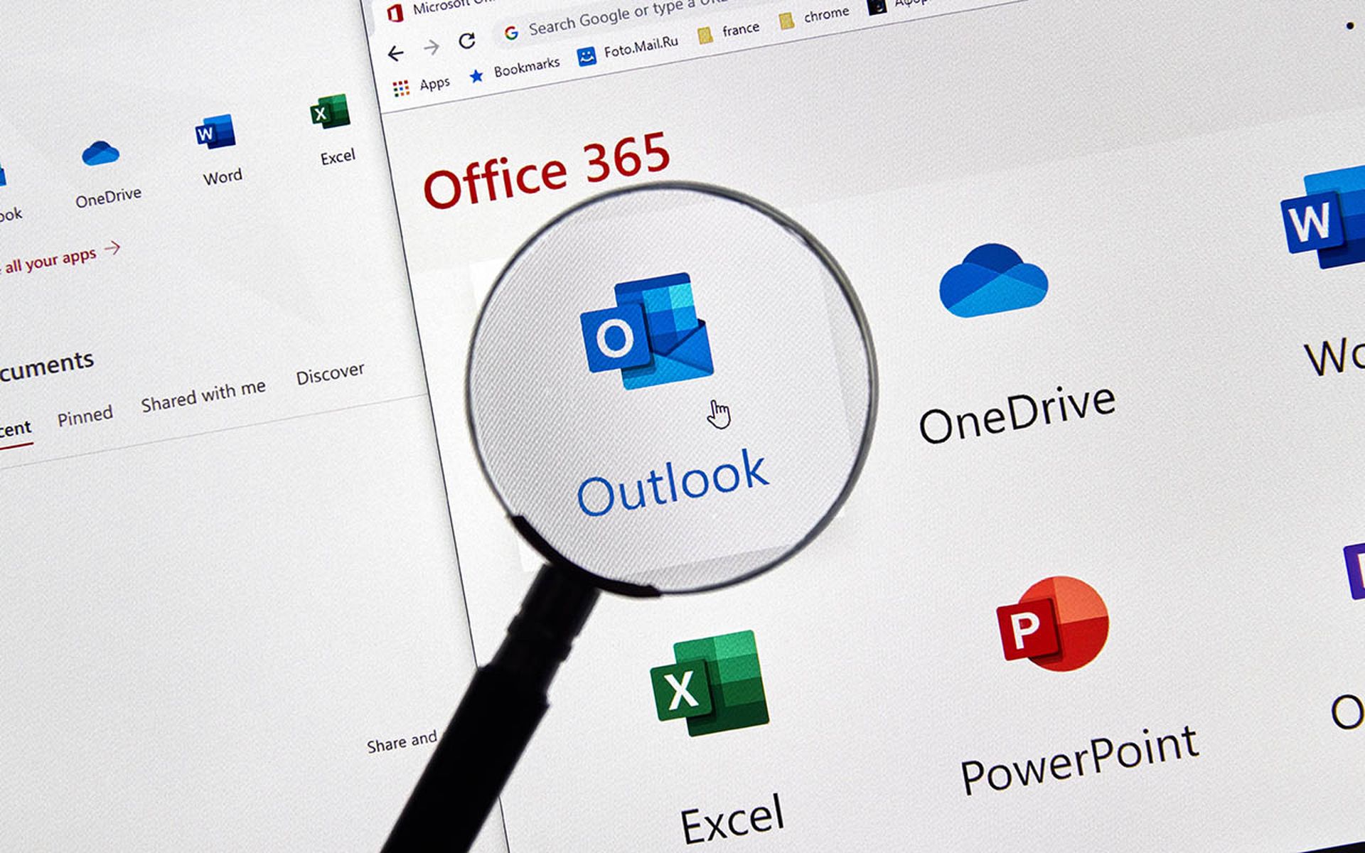 Microsoft Outlook icon.