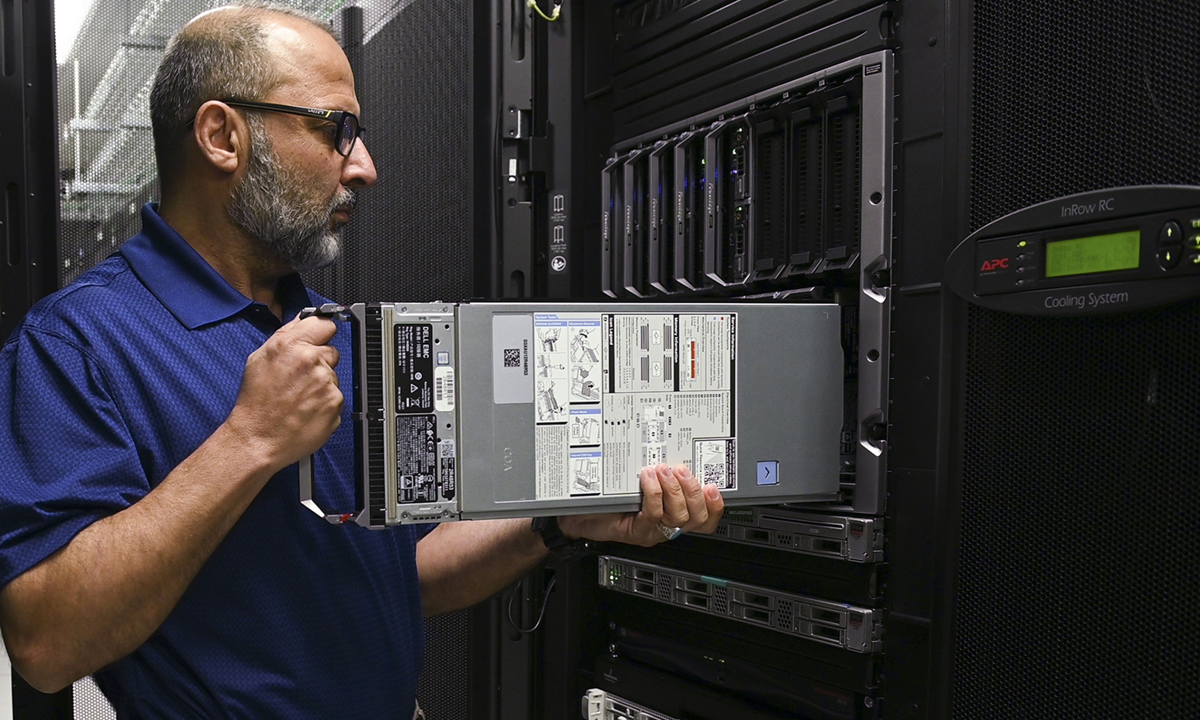 Experts examine high-performing network servers