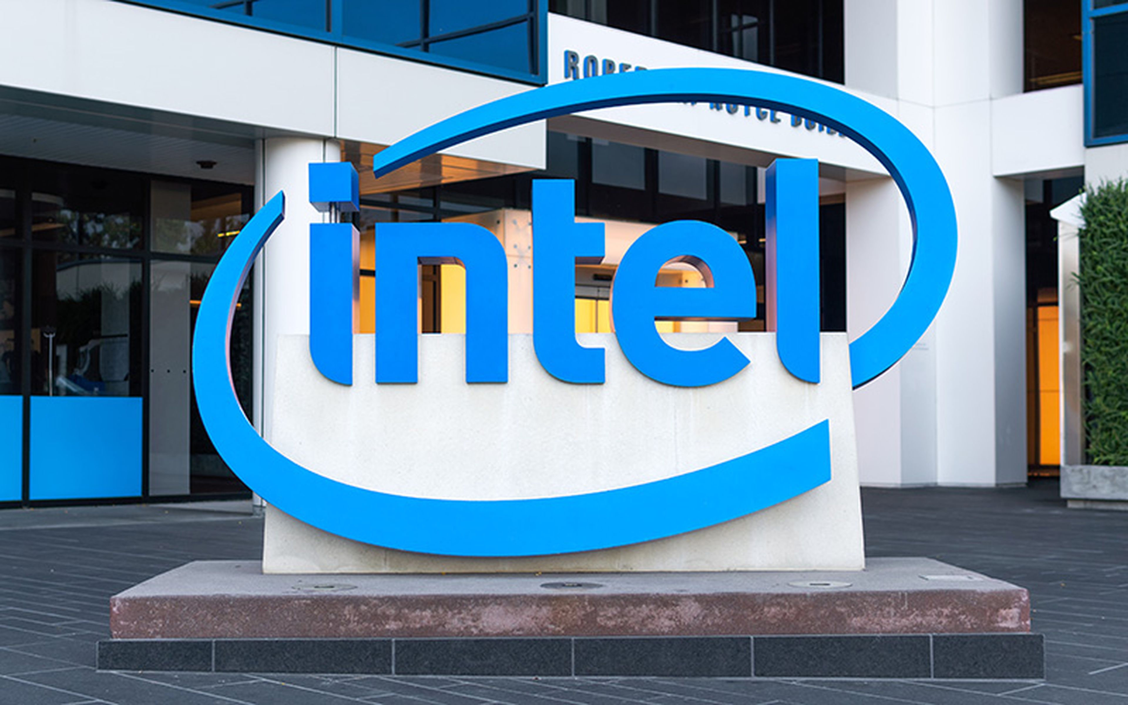 Intel fixes high-severity CPU bug that causes “very strange