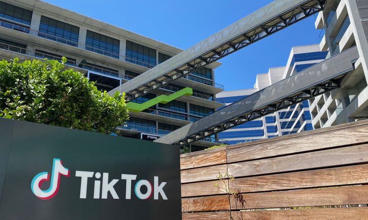 The logo of Chinese video app TikTok is seen on the side of the company&#8217;s new office space at the C3 campus on August 11, 2020 in Culver City, Pending sign-off by the videosharing platform, Oracle will  partner with TikTok. (Photo by Chris DELMAS / AFP) (Photo by CHRIS DELMAS/AFP via Getty Images)